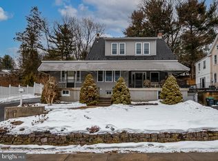 41 Park Rd, Reading, PA 19609