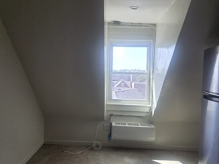 11 Cortlandt St #3 — Photo 6