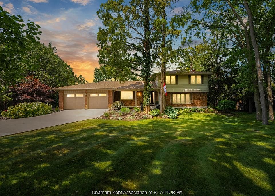 1st image of 9133 Woodland Cres