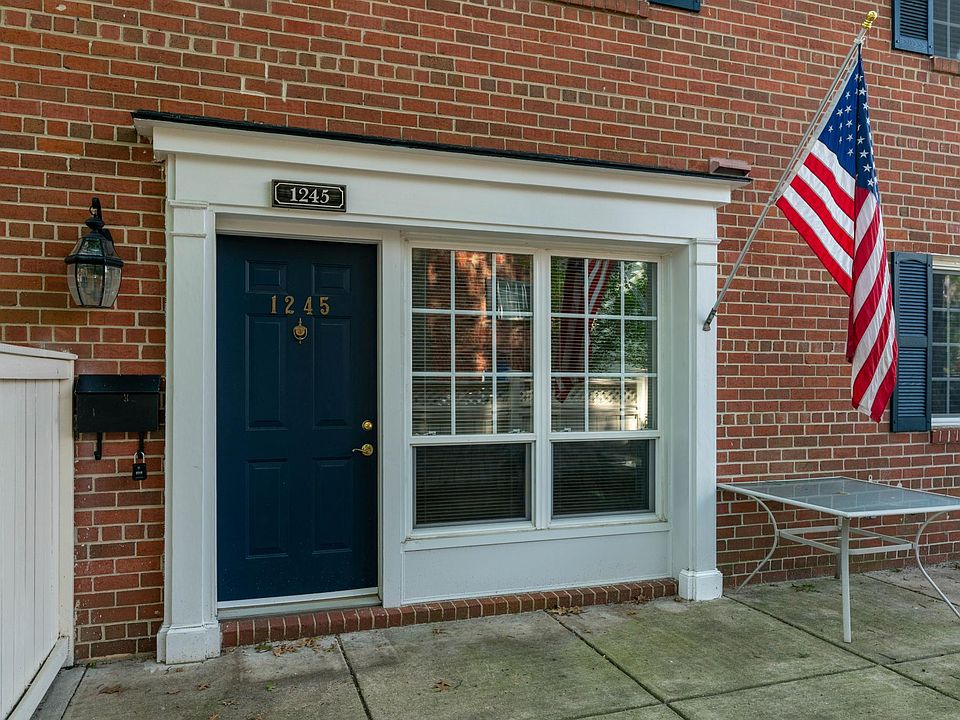 Private entrance to the condo with packages and mail delivered to your door