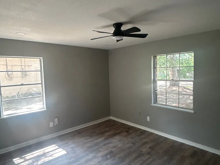 1114 Garden Park Dr — Photo 6
