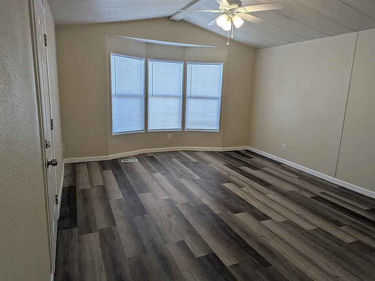 927 E F St #24 — Photo 7