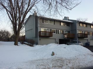 4376 Chatsworth St N, Shoreview, MN 55126