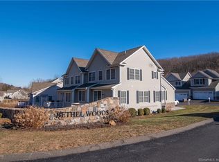 10 Forest Way #15, Bethel, CT 06801