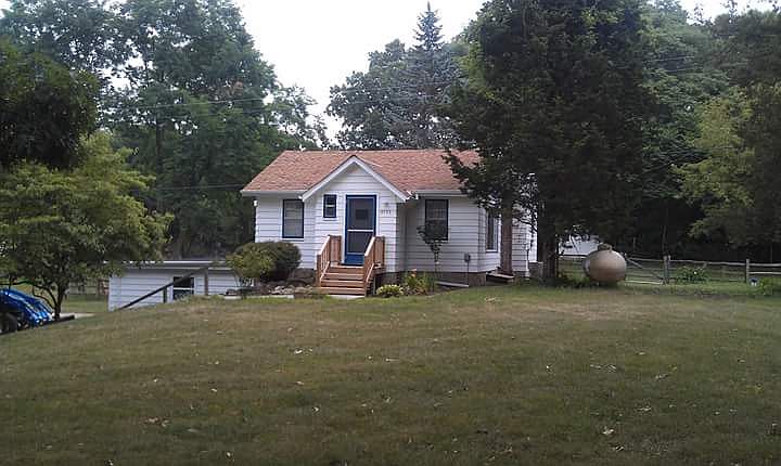 2nd image of 5733 Richardson Rd