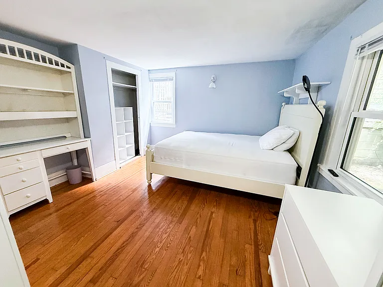 327 Pleasant St #1 — Photo 8