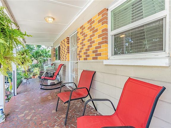 2nd image of 1504 W Nassau St
