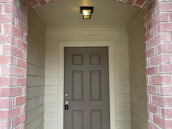 2nd image of 1805 Freeport Dr