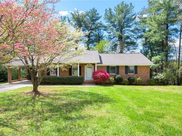 2914 Pioneer Trl, Winston Salem, NC 27106