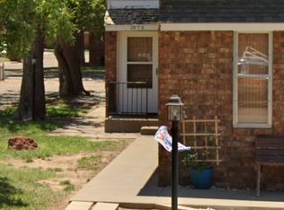 2nd story 2 bedroom, 1 bath condo with central heat and air and one car garage., Clovis, NM 88101