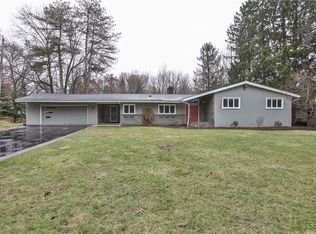 16 Maple Park Hts, Rochester, NY 14625