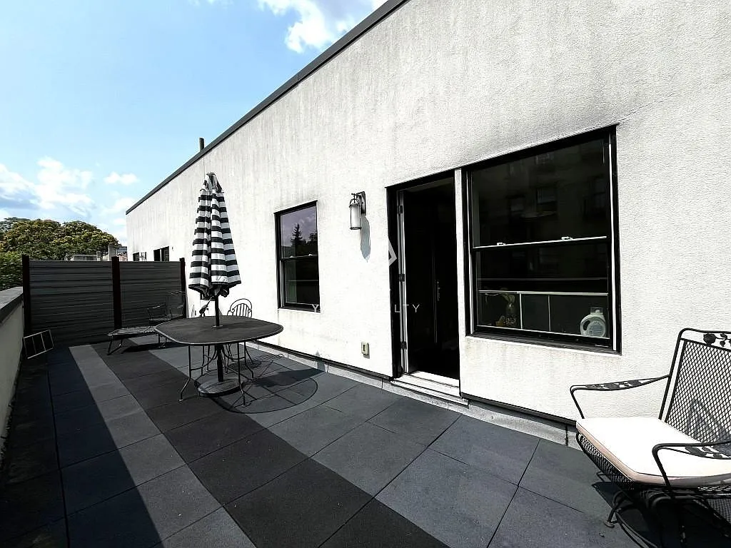806 Saint John's Place — Photo 2