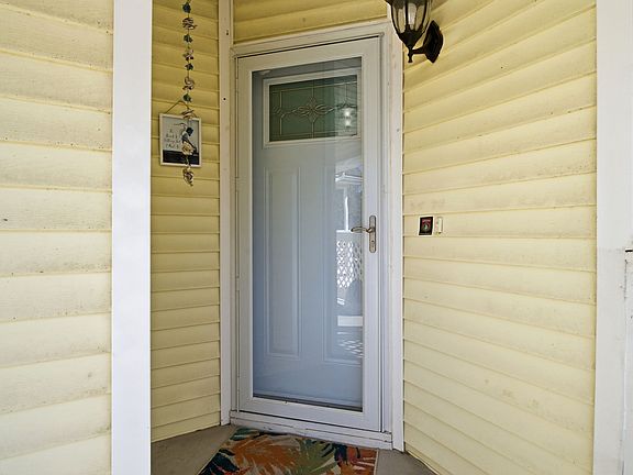 5th image of 601 E Burgess Rd