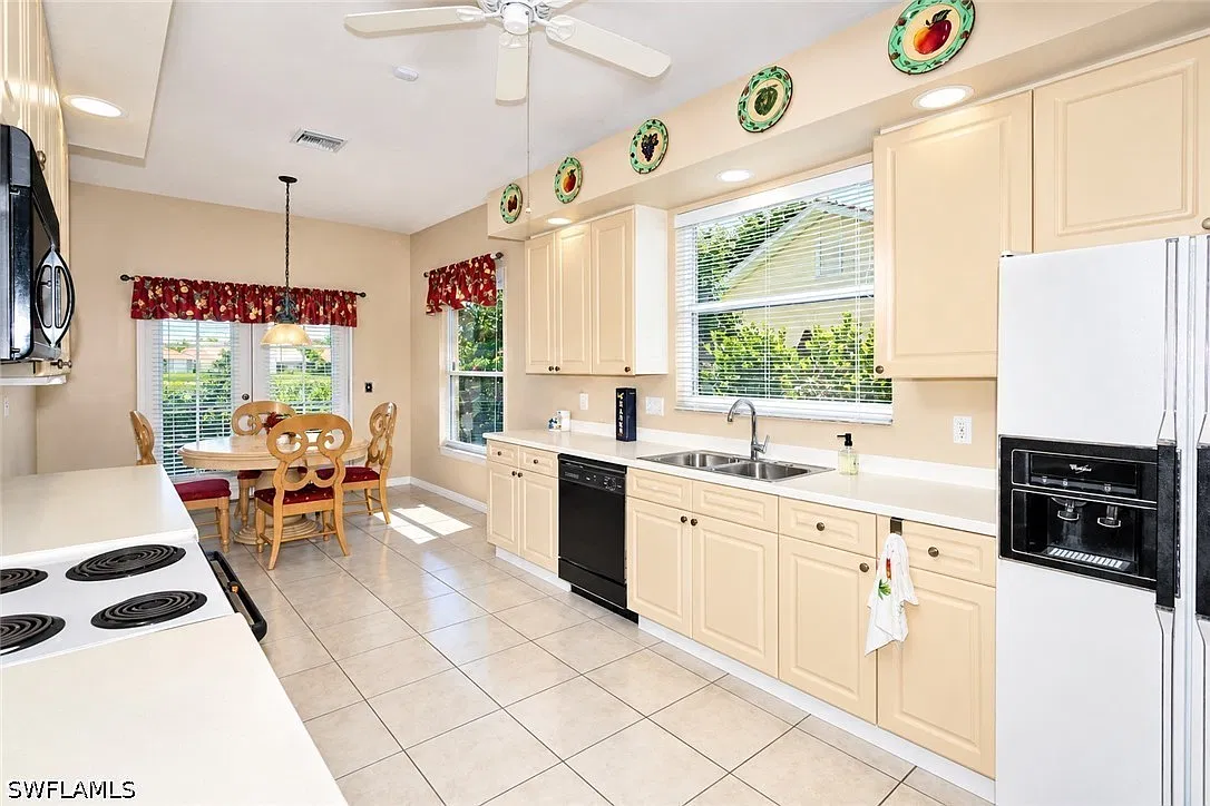 3 bed, 2.0 bath, 1660 sqft, $4,500 — Photo 4