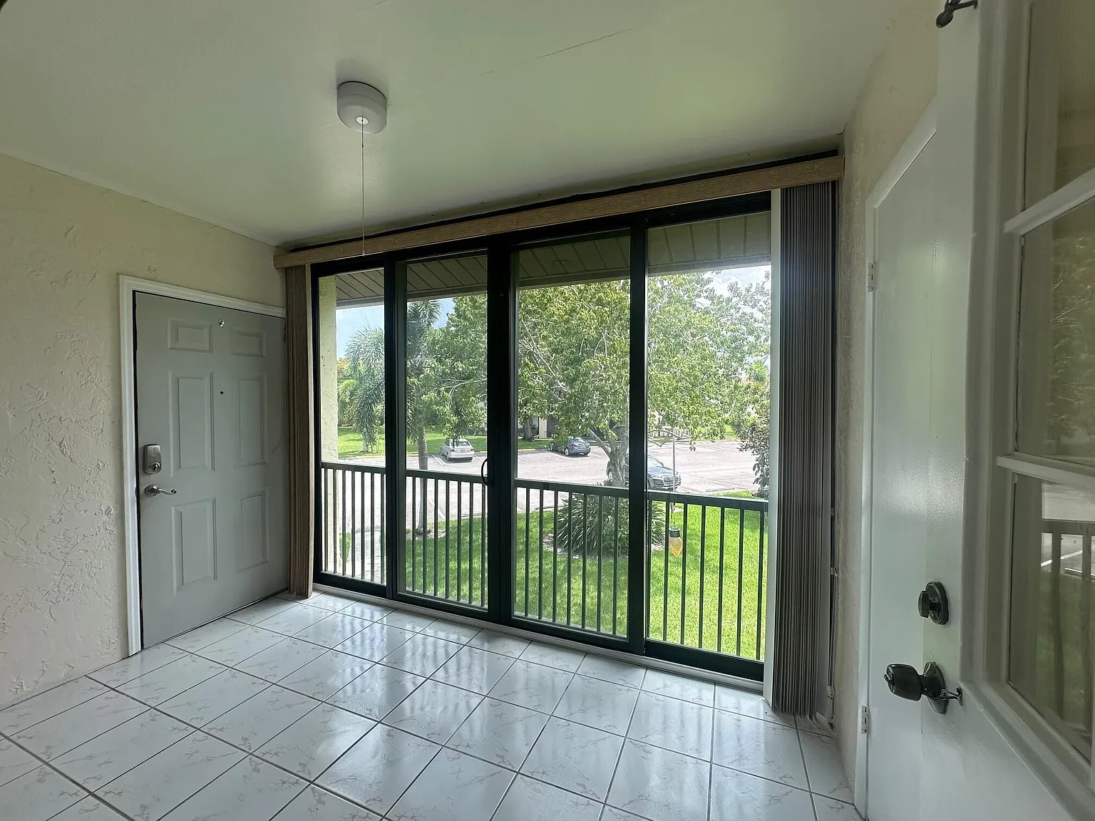 2 bed, 1.0 bath, 935 sqft, $1,500 — Photo 4