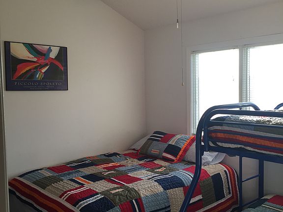 Guest bedroom