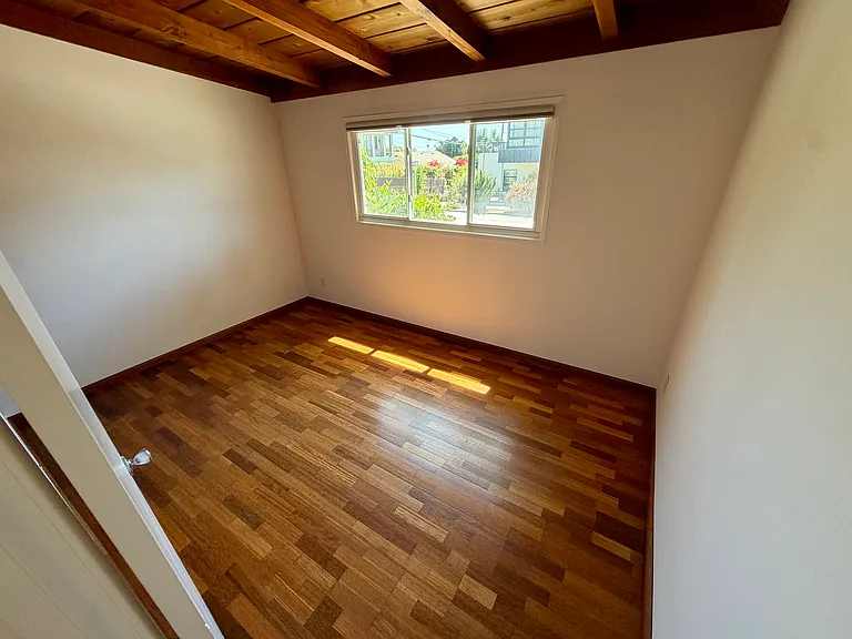 6833 Draper Ave — Photo 14