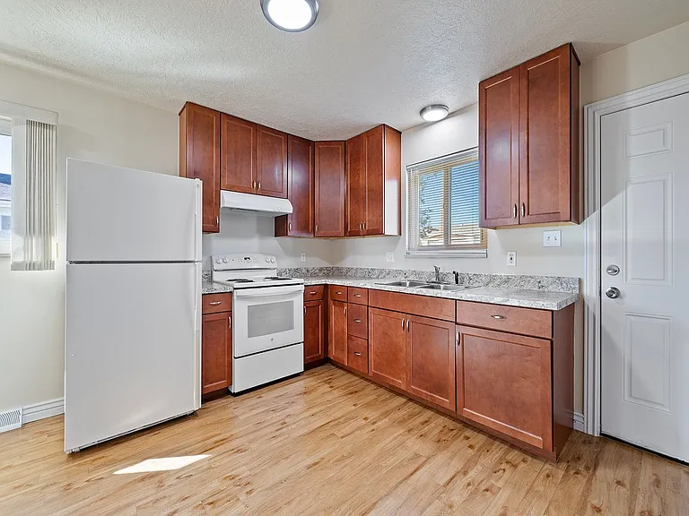 821 35th Avenue Ct — Photo 7