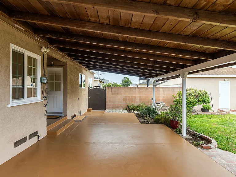 1813 N Naomi St — Photo 13