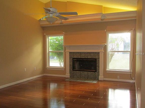 3rd image of 109 Shorewood Ct