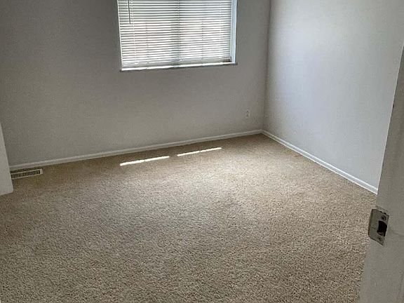 5th image of 1213 Clarkson Ct