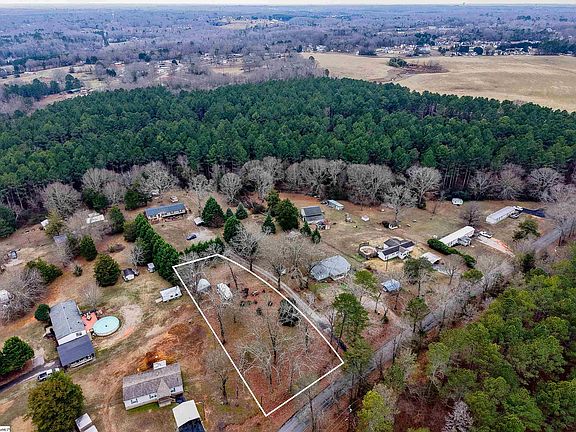 3rd image of 460 Looper Rd