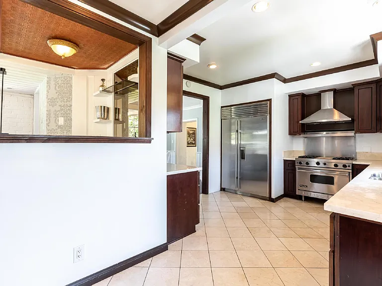 8545 Franklin Ave — Photo 26