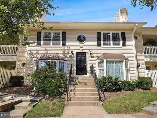 10192 Ashbrooke Ct #C-115, Oakton, VA 22124