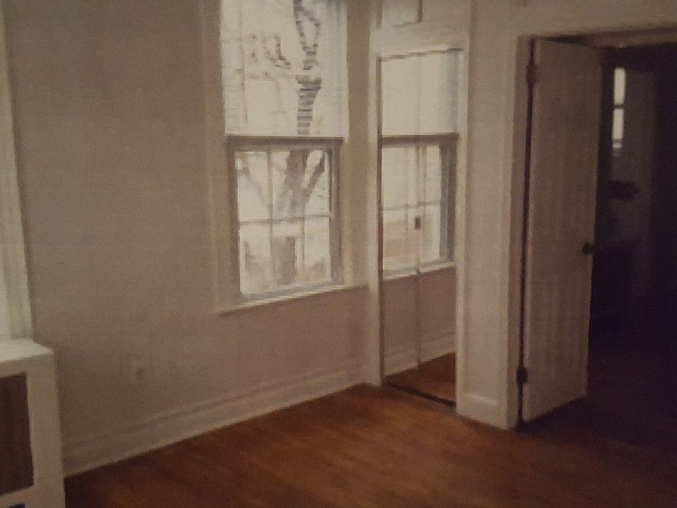 1st image of 2921 Colden Ave APT A