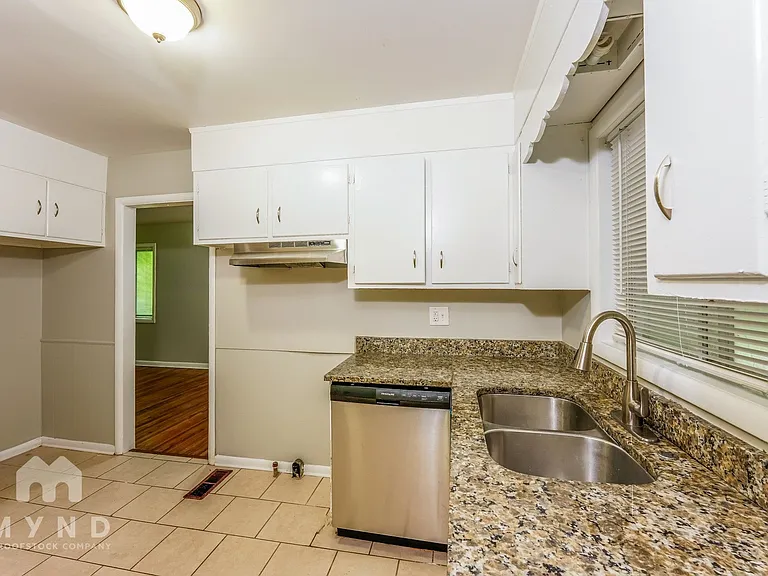 452 Burgundy Rd — Photo 9