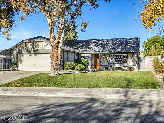 3rd image of 780 Christina Dr