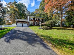 5 Friar Ln, Manalapan, NJ 07726