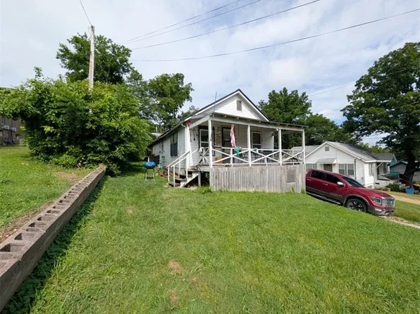 1112 N Spring St, Harrison, AR 72601