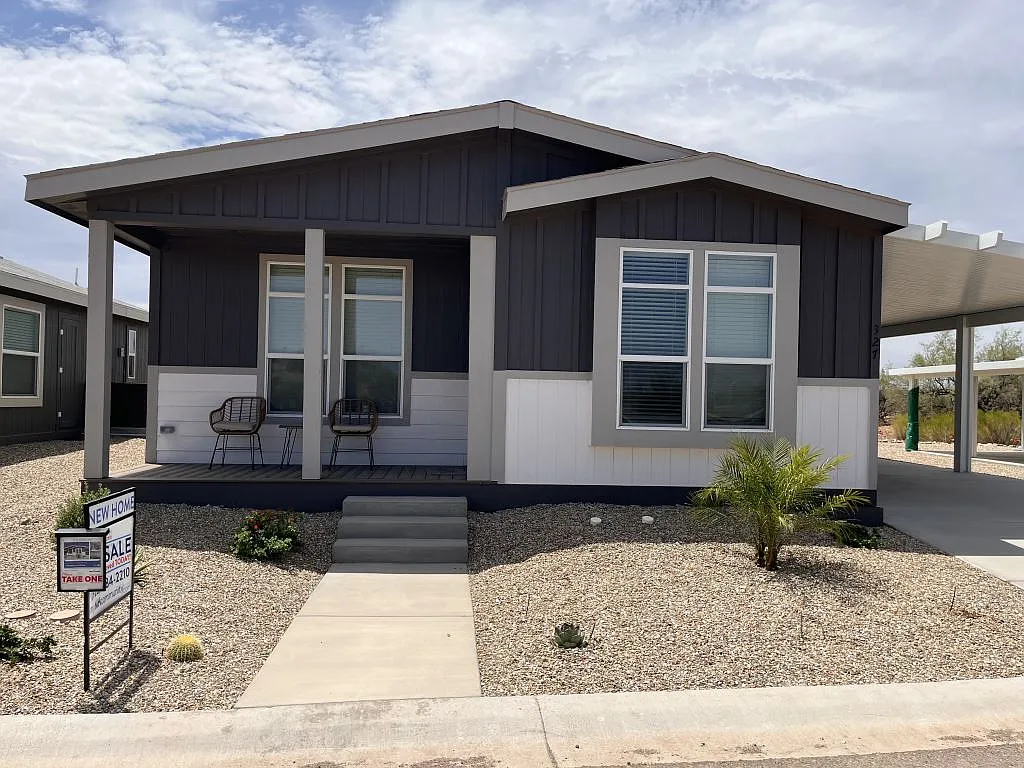 2 bed, 2.0 bath, 1179 sqft, $1,699 — Photo 1