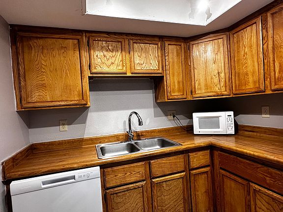 5th image of 3770 Shirebrook Dr APT 79