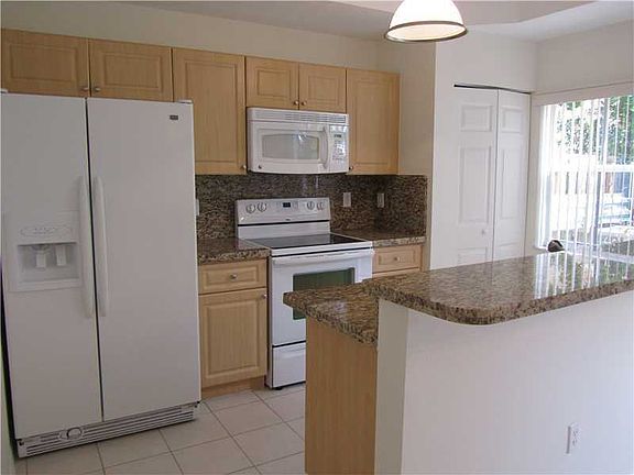 4th image of 2201 Anchor Ct #1806