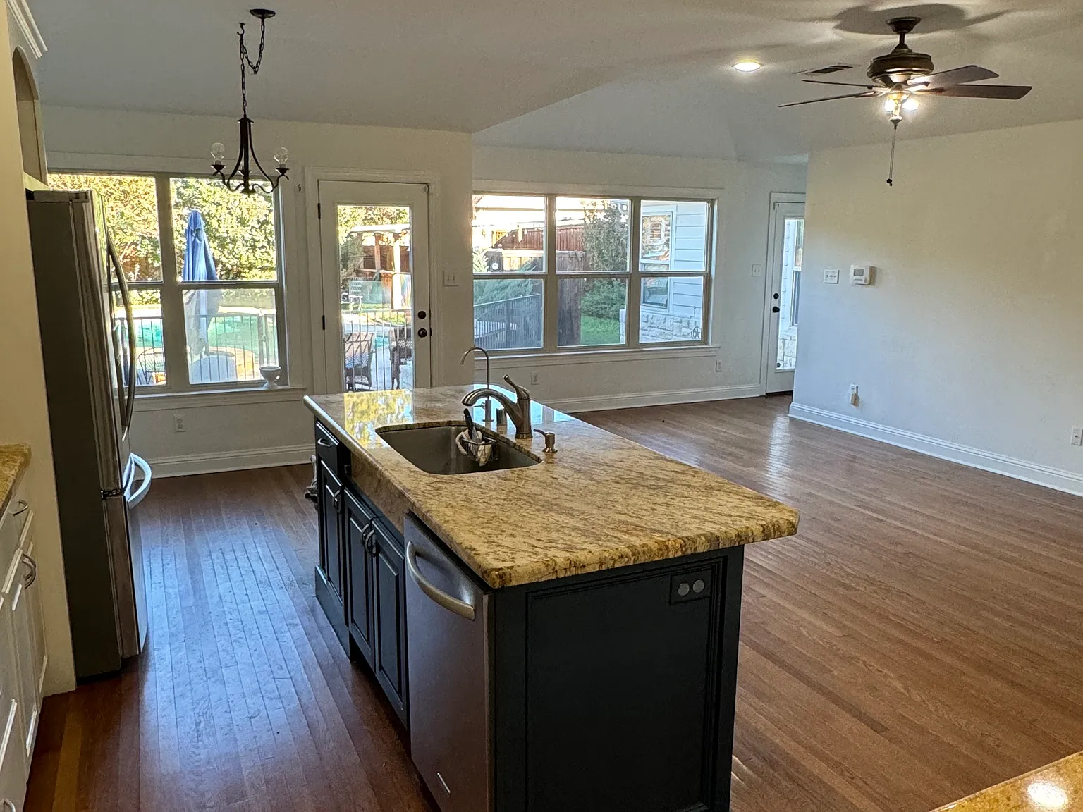 4807 Elsby Ave — Photo 1