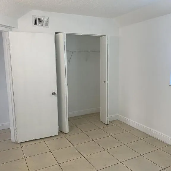 730 Michigan Ct — Photo 9