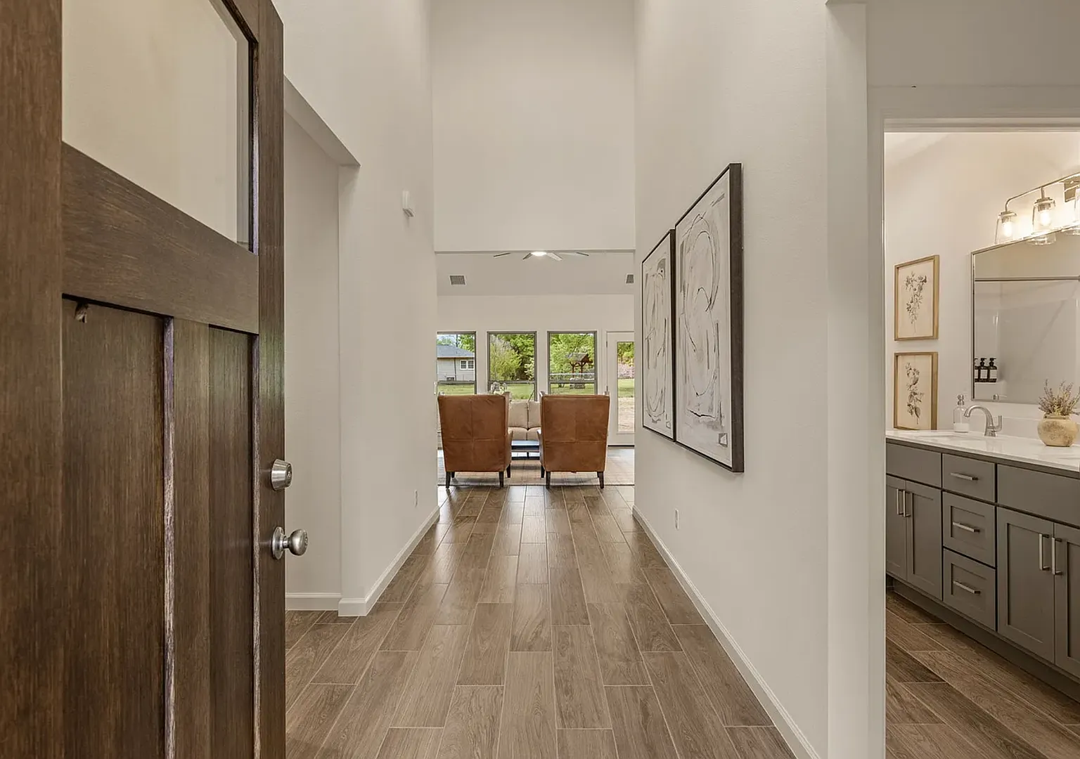 Beautiful Newer Construction 4-Bedroom Home in Sand Springs — Photo 2