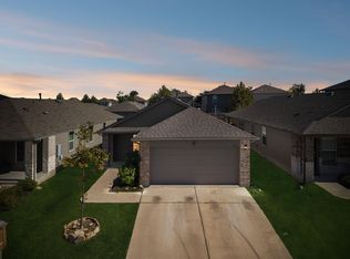 216 Dorchester Dr, Uhland, TX 78640