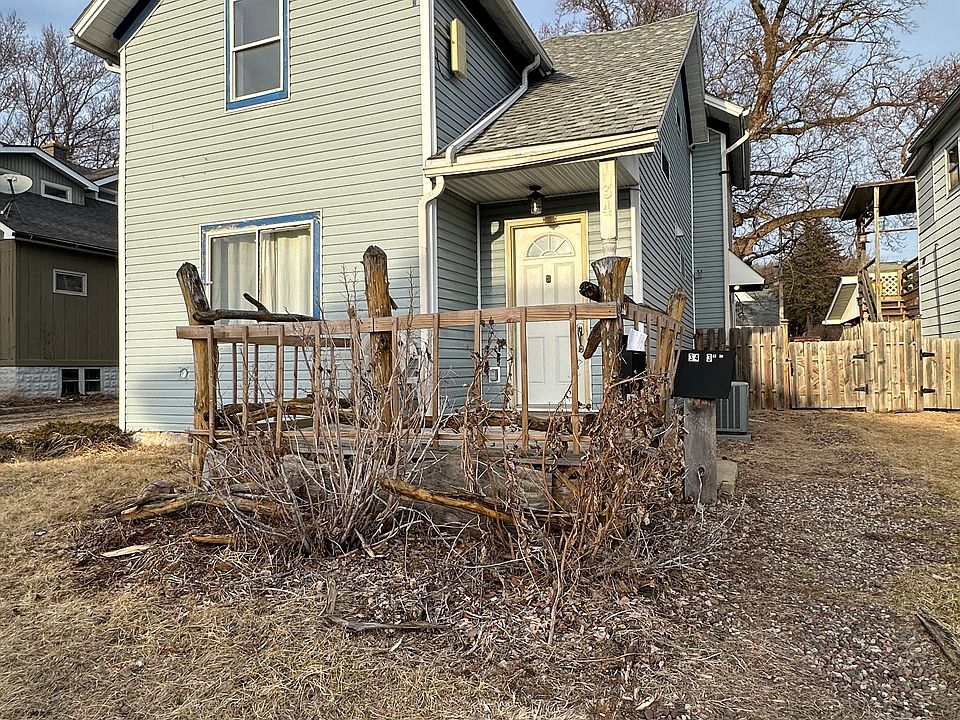 1st image of 34 1/2 N 4th St