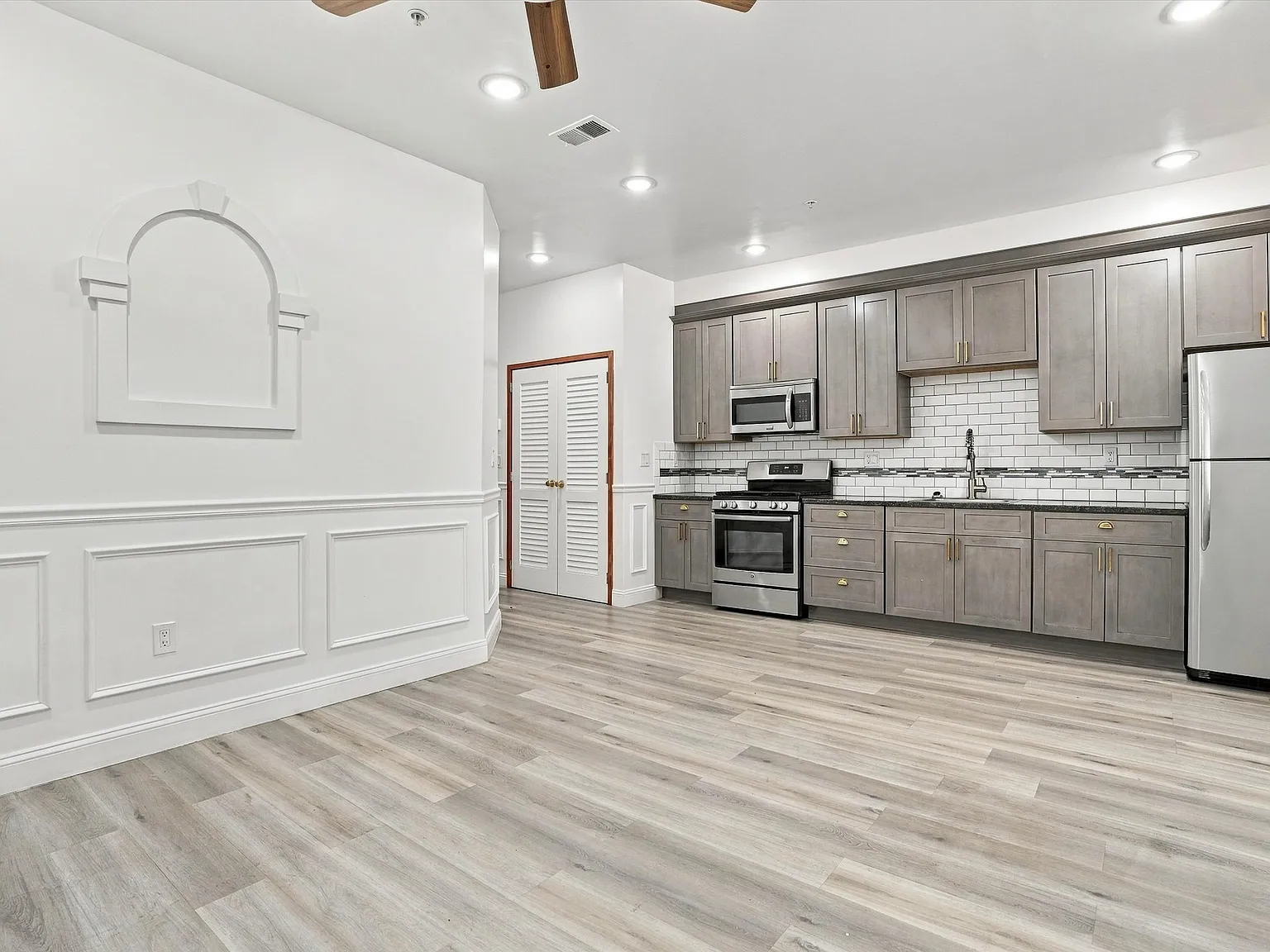 1 bed, 700 sqft, $1,945 — Photo 2