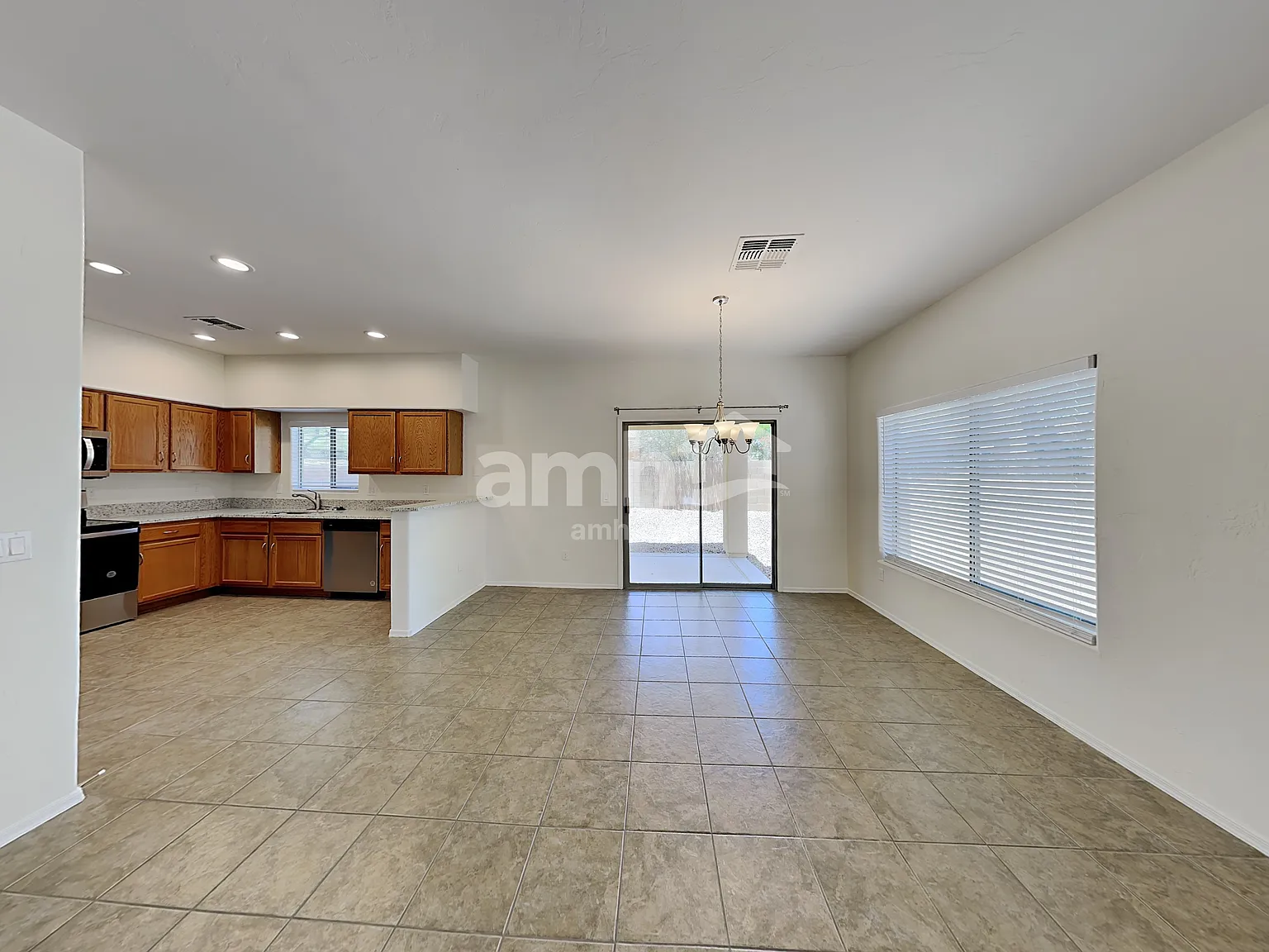 4 bed, 2.5 bath, 1865 sqft, $1,970 — Photo 4