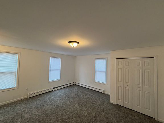 5th image of 31625 W Nine Mile Rd #1