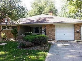 86 Woodland Ter, Cheektowaga, NY 14225