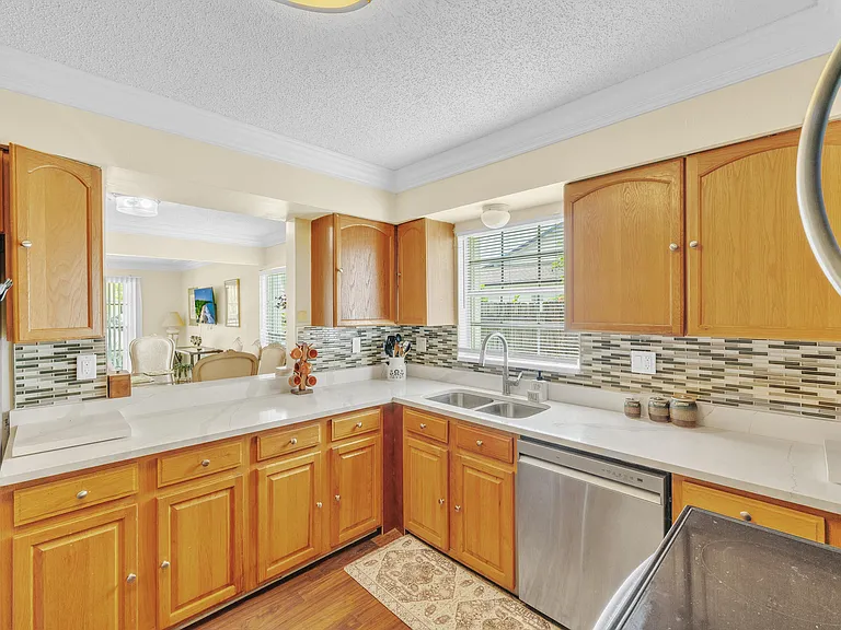 1350 Riverside Cir #1 — Photo 12