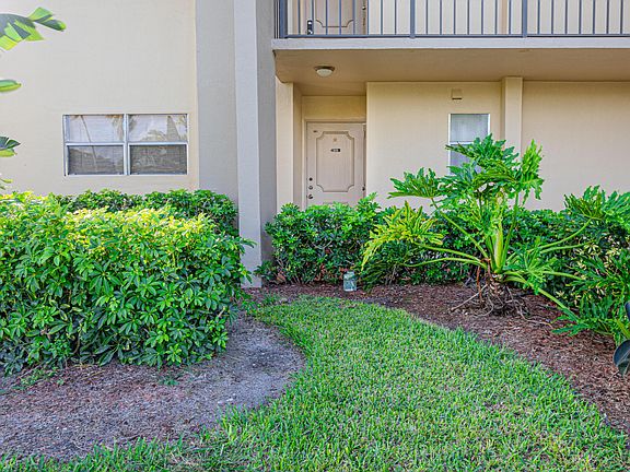 3rd image of 3755 Via Poinciana #101