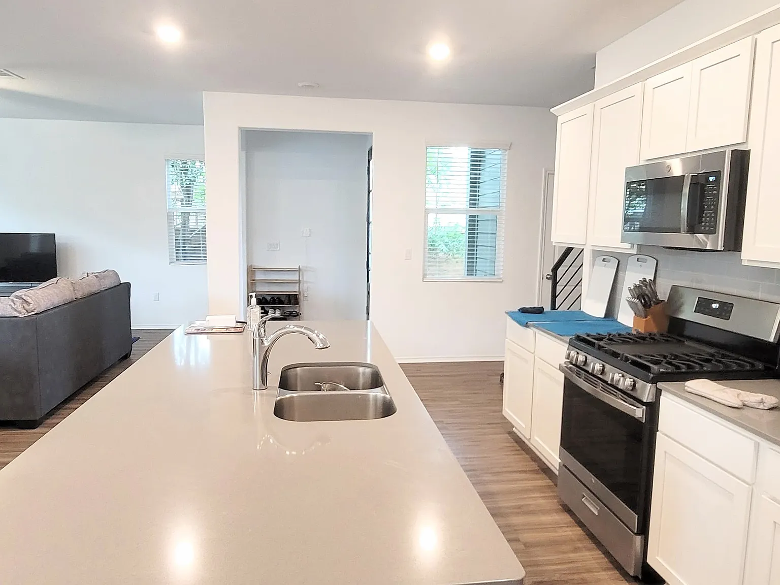 1100 Winnie Dr — Photo 3
