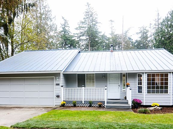 2nd image of 1322 Admirals Dr