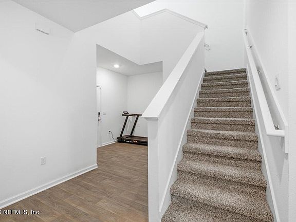 5th image of 210 ASHBROOK Street